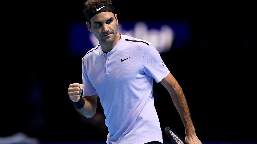 Roger Federer comemora ponto na partida contra Alexander Zverev no ATP Finals de Londres - Action Images via Reuters/Tony O"Brien