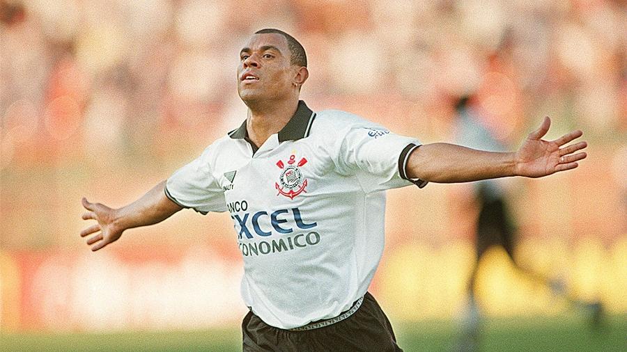 Donizete Pantera defendeu o Corinthians em 1997 e foi campeão paulista - Eduardo Knapp/Folha Imagem