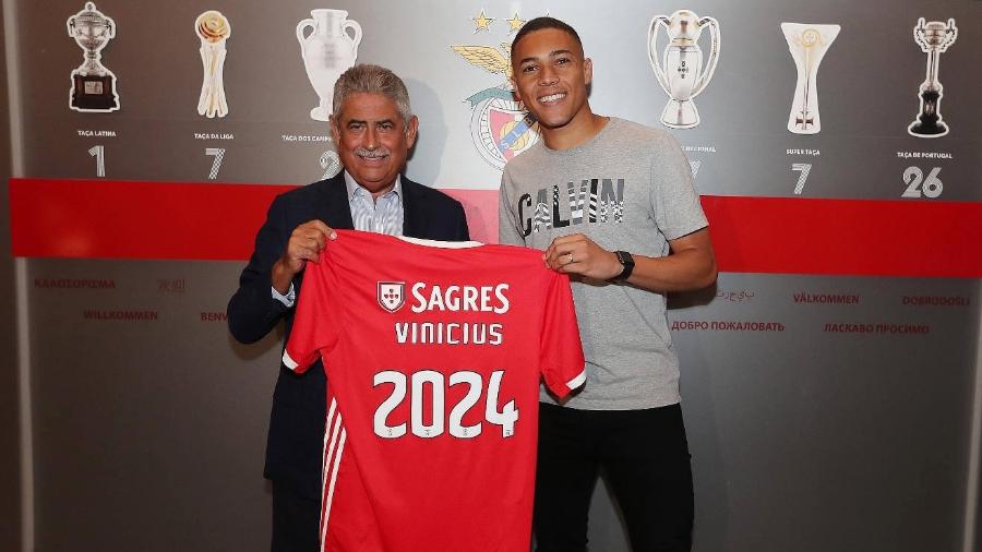Carlos Vinícius é anunciado pelo Benfica - Divulgação/Benfica