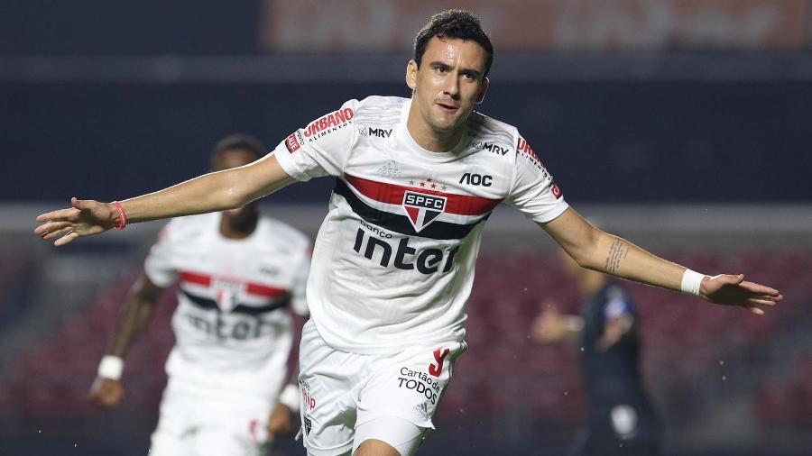 Pablo celebra gol marcado pelo São Paulo contra o Santos - Rubens Chiri/São Paulo