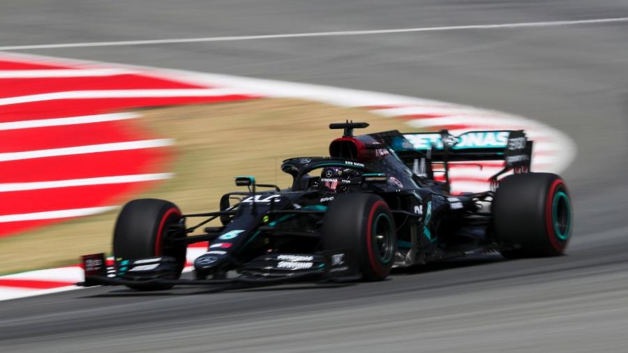 Lewis Hamilton com a Mercedes no Circuito da Catalunha - LAT Images/Mercedes