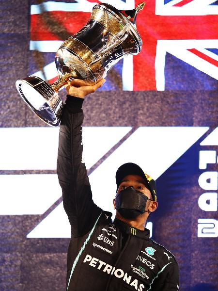 Hamilton celebra vitória no GP do Bahrein de Fórmula 1 - Reprodução/Twitter