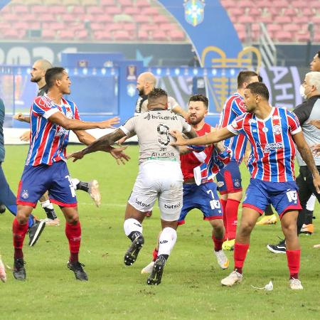 Final da Copa do Nordeste termina em briga entre jogadores de Bahia e Ceará - DANIEL GALBER/UAI FOTO/ESTADÃO CONTEÚDO