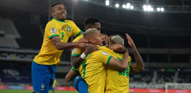 Tá em crise? Chama o Chile: Brasil enfrenta freguês para esquecer o vice -  02/09/2021 - UOL Esporte