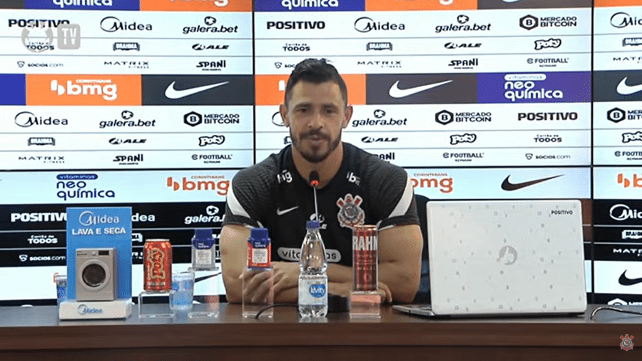 Giuliano, jogador do Corinthians, durante entrevista coletiva - Reprodução/YouTube