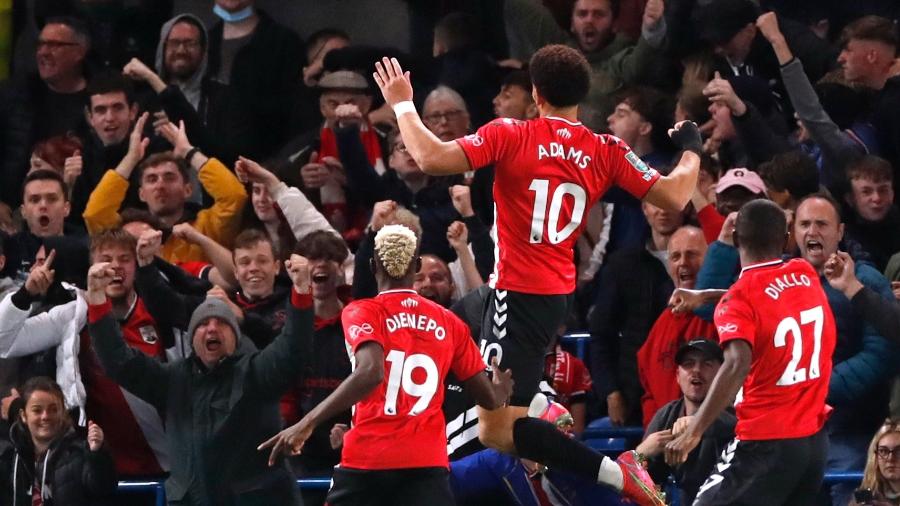 Jogadores do Southampton comemoram gol contra o Chelsea na Copa da Liga Inglesa - REUTERS