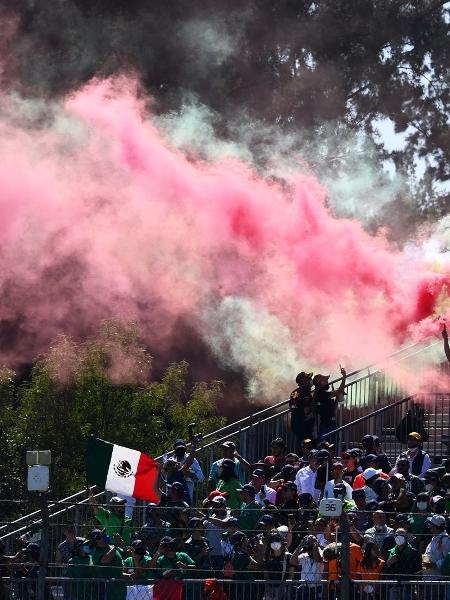 Torcedores nas arquibancadas do GP da Cidade do México - Reprodução/@redbullracing