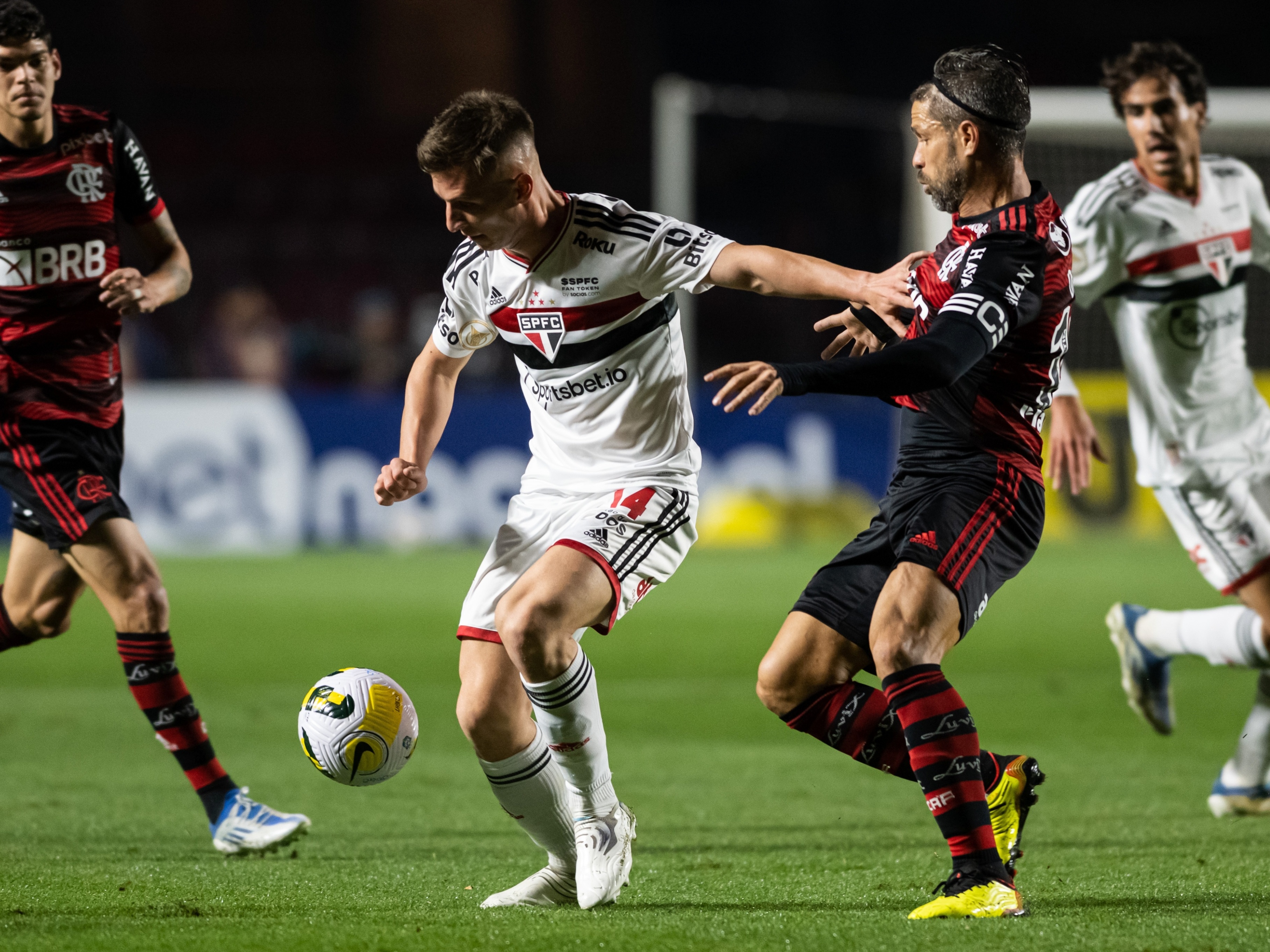 São Paulo tem elenco completo para 2023 - 23/08/2022 - UOL Esporte