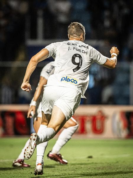 Furch entrou no fim do segundo tempo e marcou pelo Santos para selar vitória contra Avaí - Raul Baretta/ Santos FC