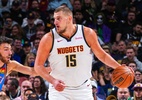 Jokic estreia na temporada com triplo-duplo, mas Nuggets perde