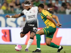 Corinthians vence final e sai do descenso após treze rodadas