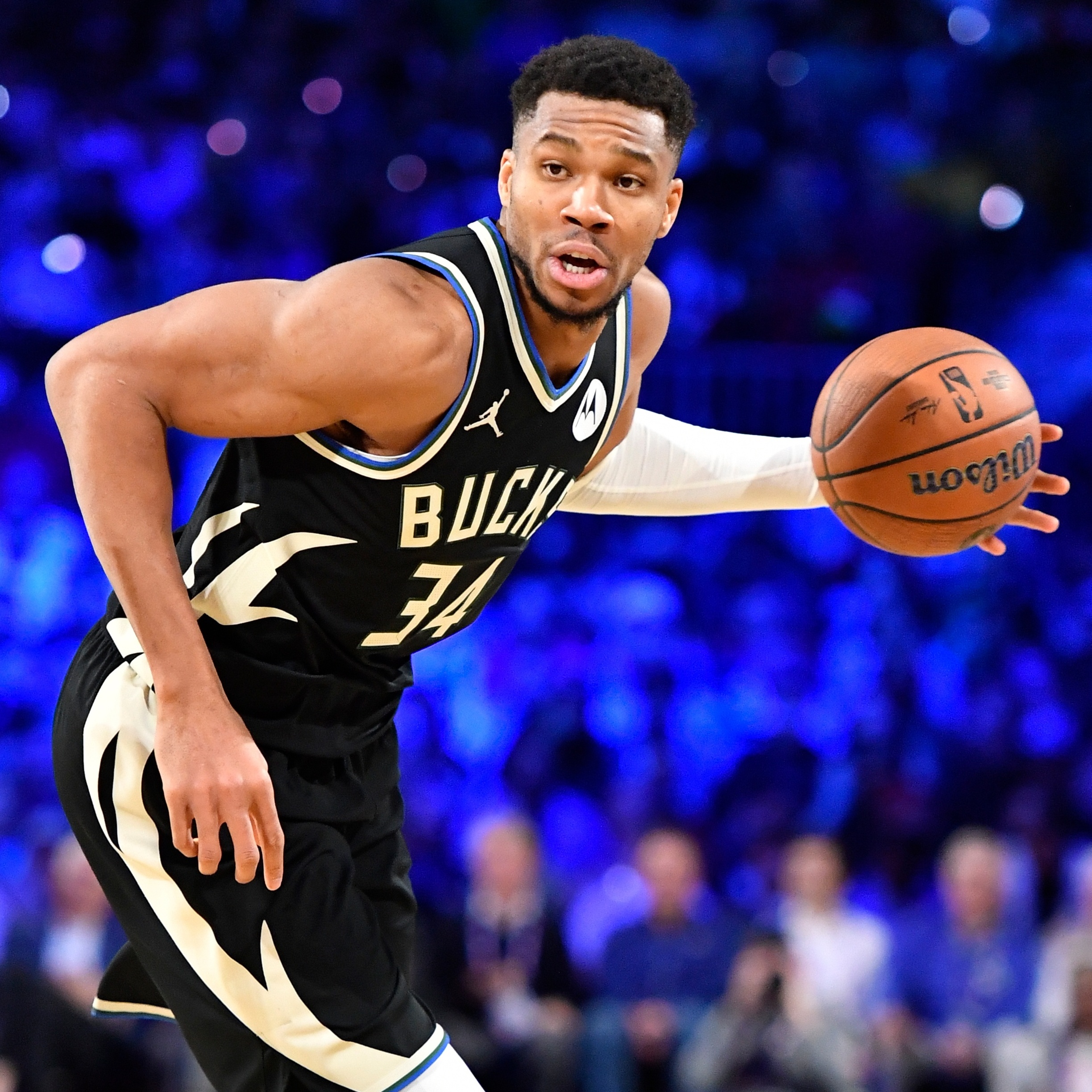 その他 GIANNIS ANTETOKOUNMPO Giannis Antetokounmpo quebra recorde na NBA e lidera estatísticas