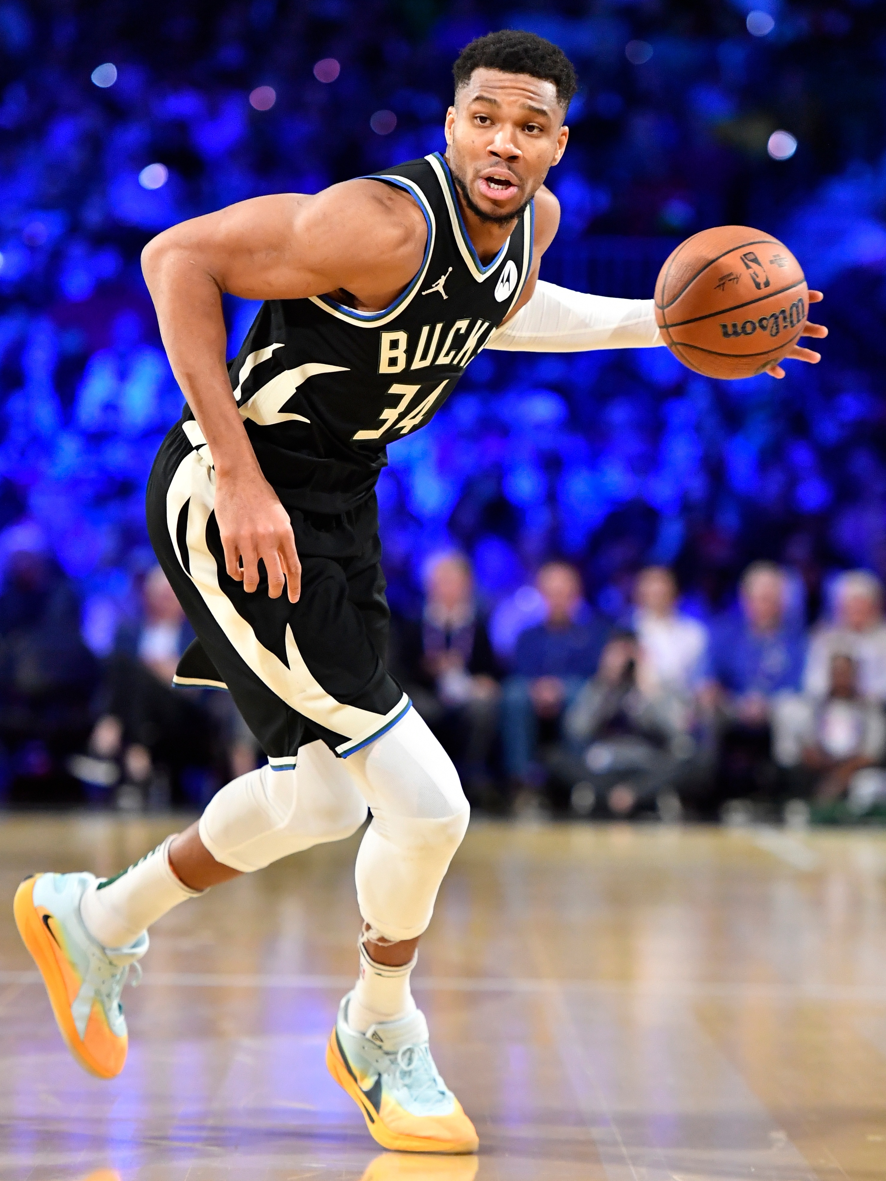 NBA Cup: Bucks vencem Thunder com show de Antetokounmpo em Las Vegas