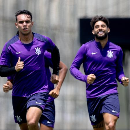 Giovane e Yuri Alberto durante treino do Corinthians no CT Dr. Joaquim Grava