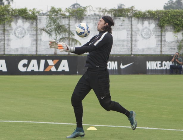 Cássio mata no peito e sai jogando: novo estilo para 2016 - Daniel Augusto Jr/Agência Corinthians