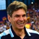 Ex-técnico da Premier League aparece no radar do Santos