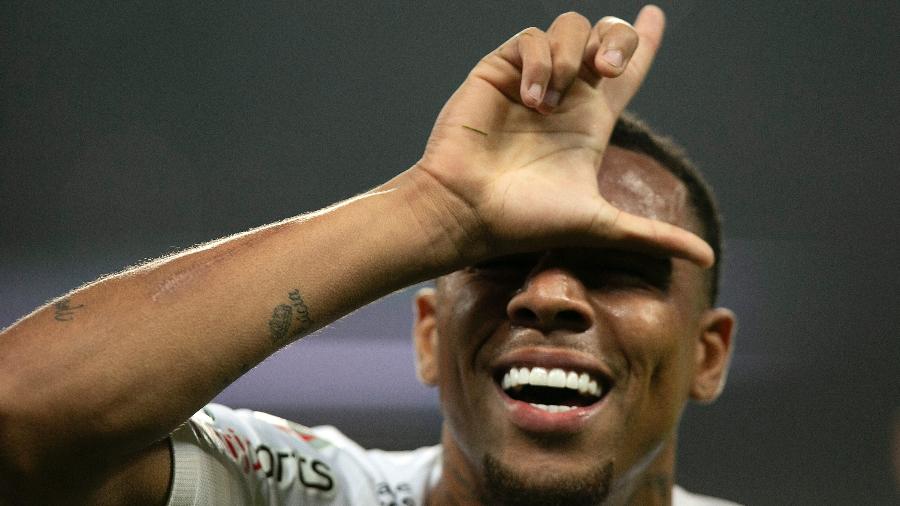 Gustagol comemora gol do Corinthians sobre o Deportivo Lara - Daniel Vorley/AGIF