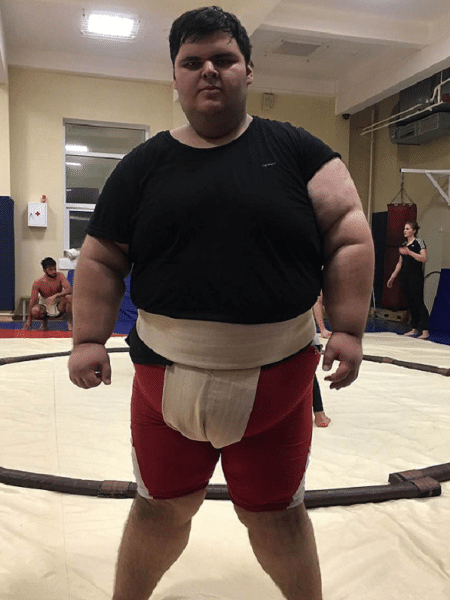Lutador de sumô Dzhambulat Khatokhov morreu aos 21 anos - Reprodução