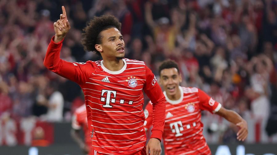 Sané comemora gol do Bayern de Munique sobre o Barcelona em jogo da Champions League - Alex Grimm/Getty Images