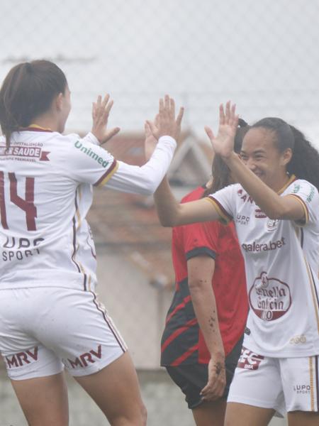 Jogadores da Ferroviária comemoram gol contra o Athletico-PR, pela 7ª rodada do Brasileirão Feminino - Reprodução/Brasileirão Feminino
