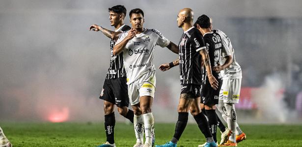 Jogo do Santos termina com bombas e invasão na Vila Be ABC do ABC