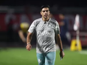 Abel revive Felipão após empate e cita 'turma do amendoim' no Palmeiras