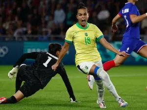 Brasileiras quebram tabu em dia histórico para o futebol feminino!