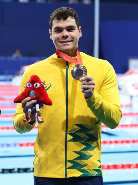 Gabriel Bandeira, da natação paralímpica, ganhou o bronze nos 100m borboleta S14 nas Paralimpíadas de Paris