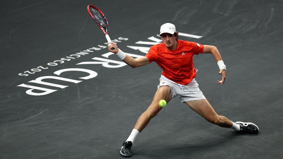 João Fonseca contra Flavio Cobolli pela Laver Cup de 2025, no Chase Center, em San Francisco João Fonseca contra Flavio Cobolli pela Laver Cup de 2025, no Chase Center, em San Francisco