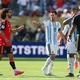 'Crian&ccedil;a petulante': jornal detona Messi por confus&atilde;o com Cucurella na Copa