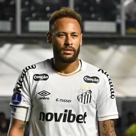 Neymar volta ao time titular do Santos após ser preservado no 1ª tempo com a UCV