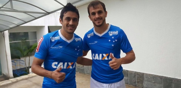 Robinho e Lucas chegaram ao Cruzeiro e já iniciaram os exames médicos e físicos - Divulgação Cruzeiro