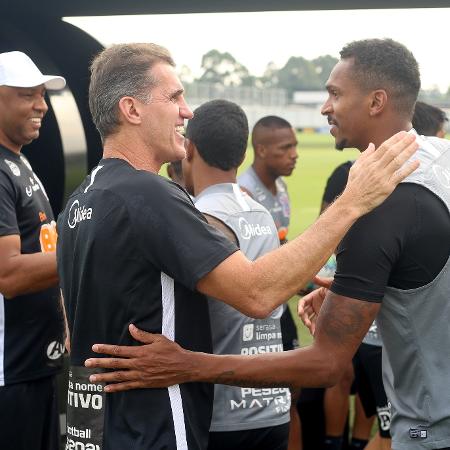 Atacante Jô e técnico Vagner Mancini em dia de treinamento no CT Joaquim Grava - Rodrigo Coca/Agência Corinthians