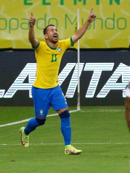 Everton Ribeiro comemora gol do Brasil contra o Peru nas Eliminatórias - Paulo Paiva/AGIF