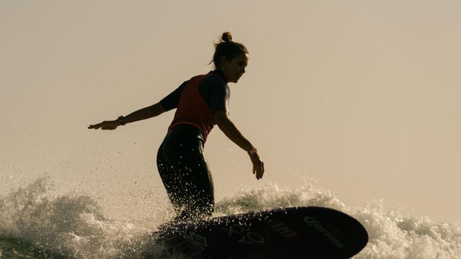 Carioca Chloé Calmon vai em busca do inédito título mundial do longboard - WSL