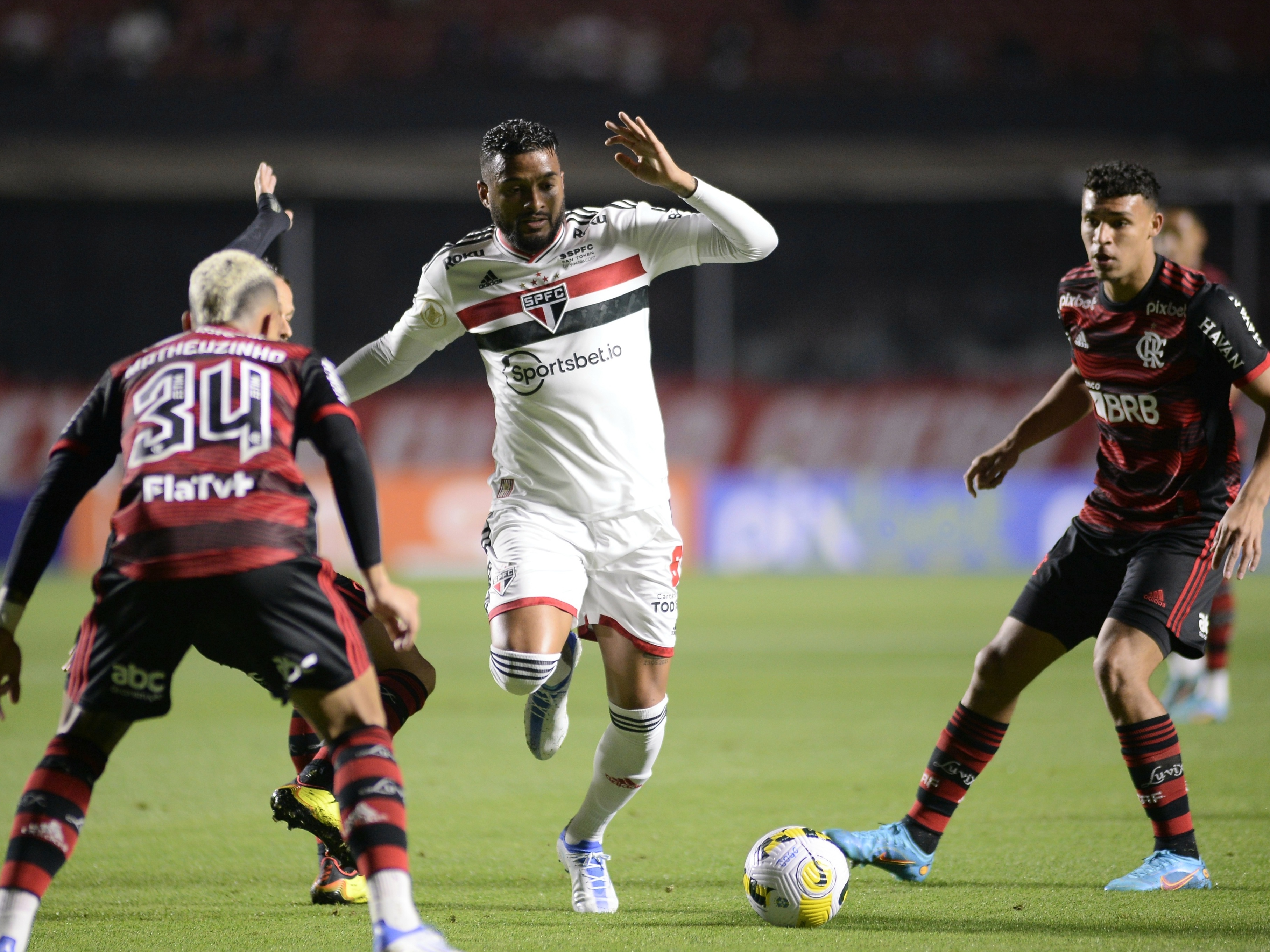 Flamengo x São Paulo: por que as finais da Copa do Brasil serão aos  domingos? - Lance!