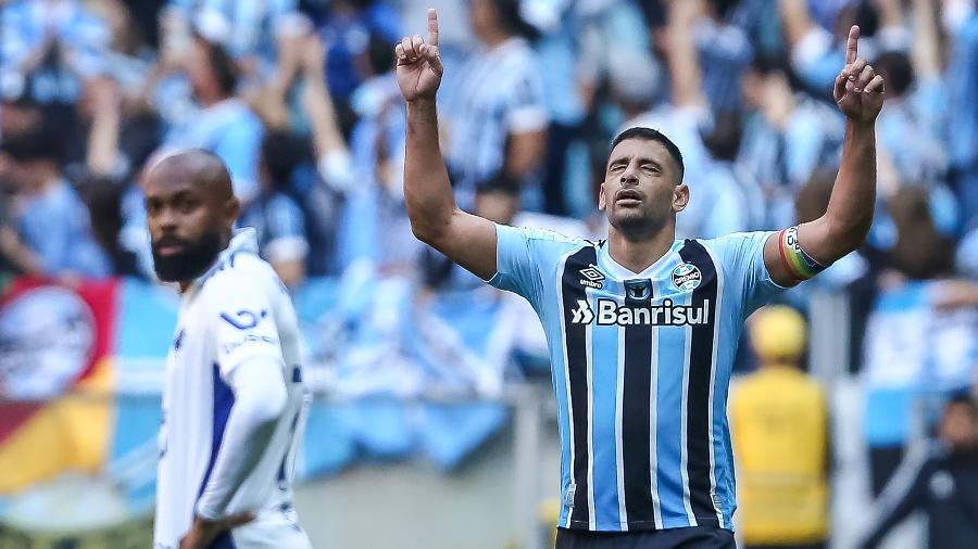 Diego Souza marcou para o Grêmio na partida diante do Cruzeiro, válida pela Série B - Pedro H. Tesch/AGIF