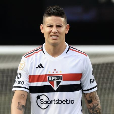 James Rodríguez, meia do São Paulo, durante o jogo contra o Botafogo, no Morumbi, pelo Campeonato Brasileiro