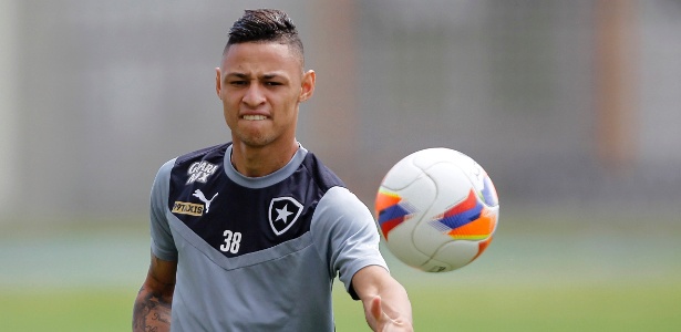 Neilton pede que equipe do Botafogo aprenda com os erros cometidos - Vitor Silva / SSPress