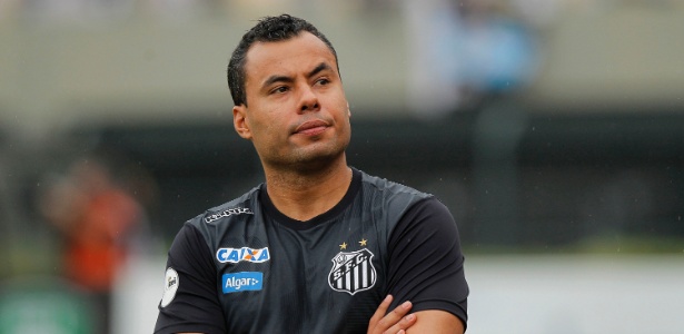 Treinador não vence há quatro jogos no Santos - foram três derrotas e um empate - Daniel Vorley/AGIF