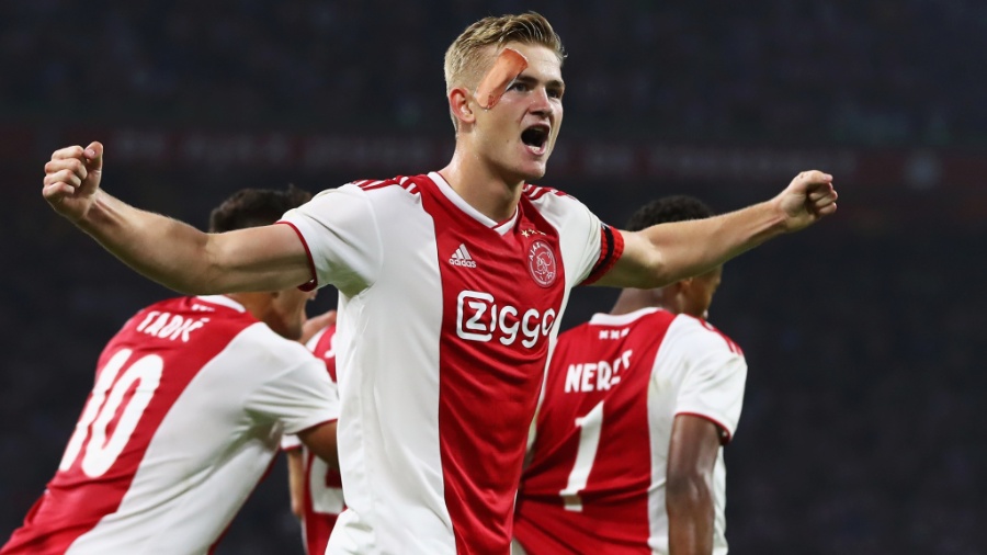 Autor do gol da vitória, De Ligt se emociona: 'Não tenho palavras' - Futebol - UOL Esporte