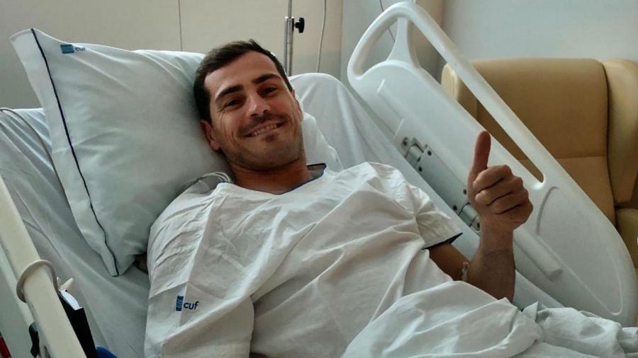 Iker Casillas tira foto no hospital após infarto - Reprodução/Twitter