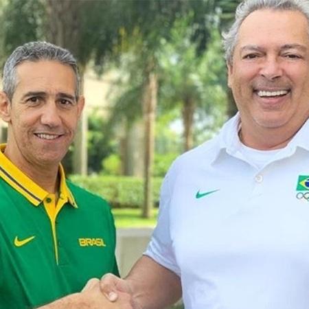Técnico José Neto e o presidente da CBB Guy Peixoto Jr - 