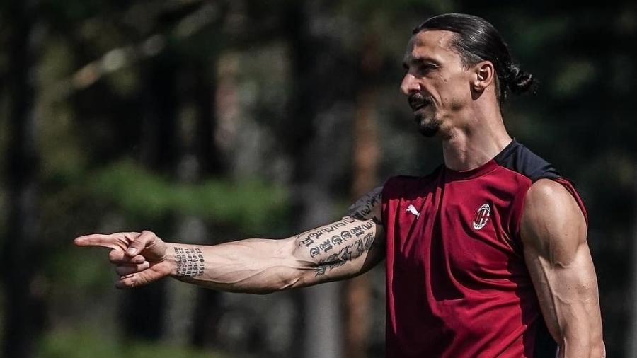 Ibrahimovic durante treino do Milan - Reprodução/Instagram