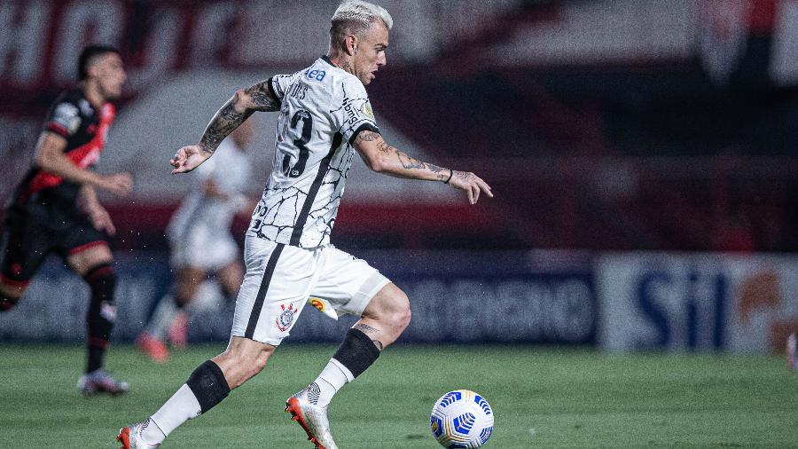 Corinthians empata com o Atlético-GO sob protestos contra a arbitragem