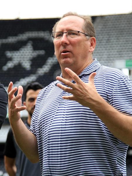 André Mazzuco, diretor de futebol do Botafogo, e John Textor, investidor da SAF do Alvinegro - Vitor Silva / Botafogo