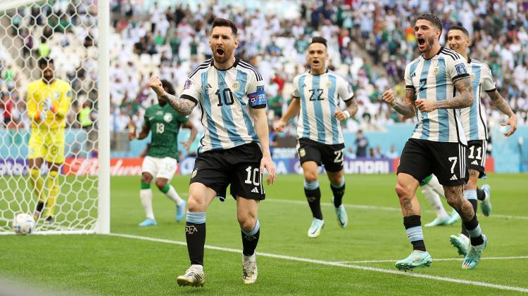 Lionel Messi marcou, de pênalti, o primeiro gol da Argentina na Copa do Mundo do Qatar - Catherine Ivill/Getty Images - Catherine Ivill/Getty Images