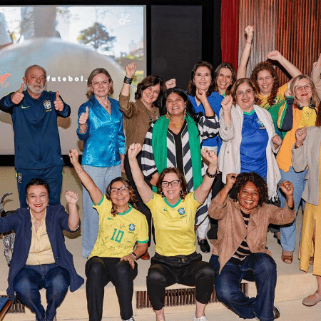 Lula recebe ministras para assistir estreia da seleção na Copa Feminina