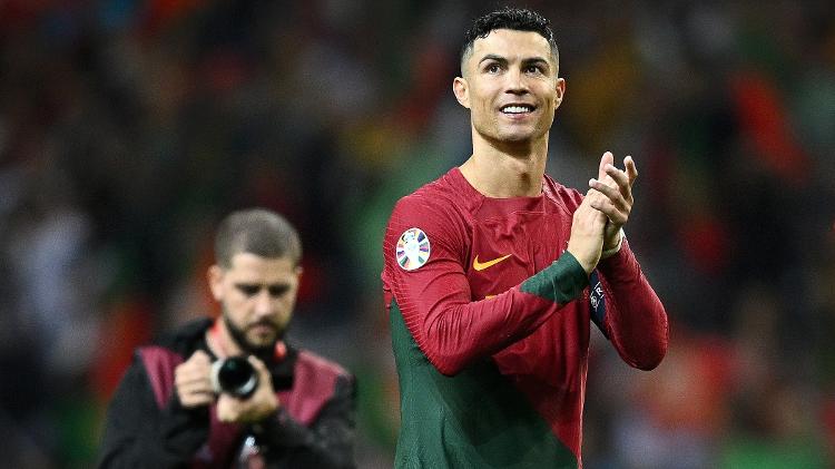 Cristiano Ronaldo celebra vitória de Portugal nas Eliminatórias da Eurocopa