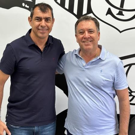 Fábio Carille, técnico do Santos, ao lado do presidente do clube Marcelo Teixeira